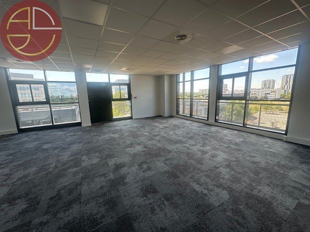 Office in Toulouse for sale Building Photo- Image 1 of 6