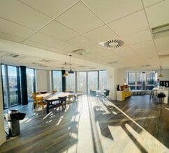 2 Redheughs Rigg, Edinburgh to rent Interior Photo- Image 2 of 3