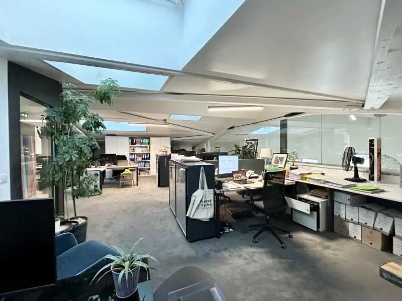 Location Bureaux 110 m² - Photo 1