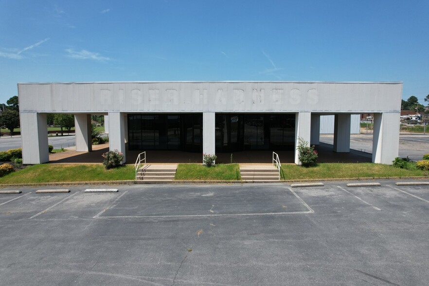 2000 E Race Ave, Searcy, AR for sale - Building Photo - Image 2 of 21