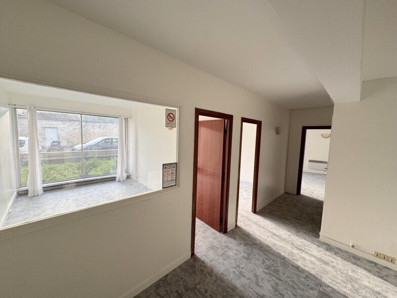 Office in Versailles to rent - Building Photo - Image 3 of 15