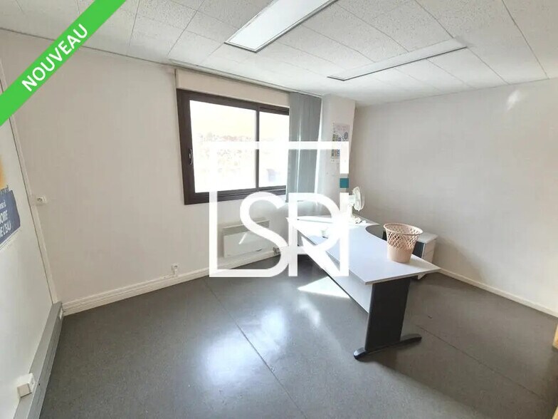 Retail in Issoire for sale - Building Photo - Image 2 of 12