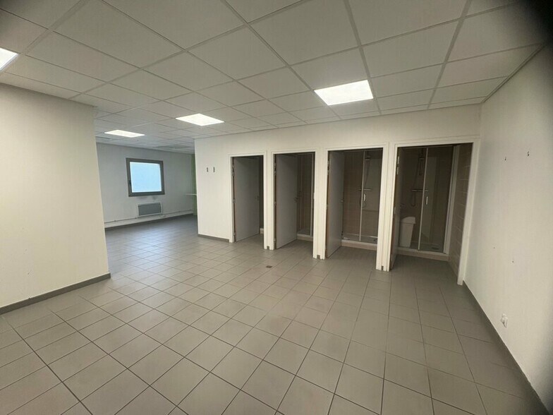 104 Boulevard Louis Armand, Neuilly-sur-Marne to rent - Interior Photo - Image 3 of 10