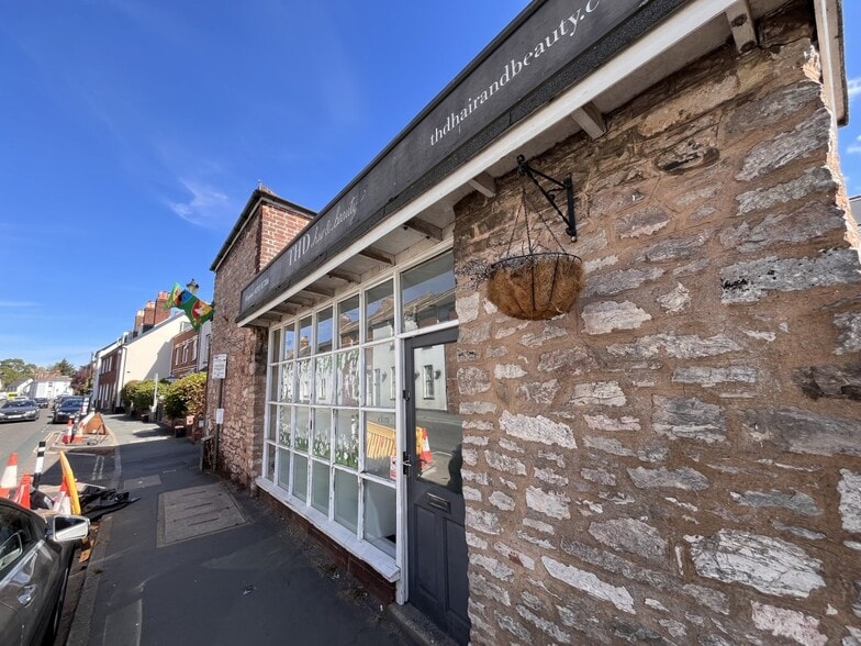 20A-20C High St, Exeter to rent - Primary Photo - Image 1 of 4