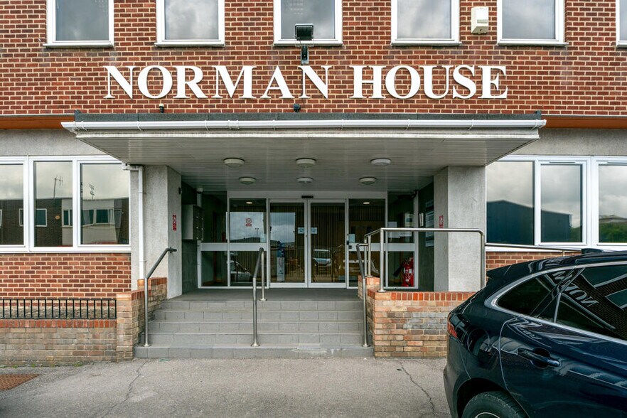 Kettering Ter, Portsmouth to rent - Building Photo - Image 3 of 3