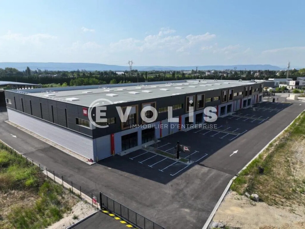 Location Local d'activités 367 m² - Photo 1