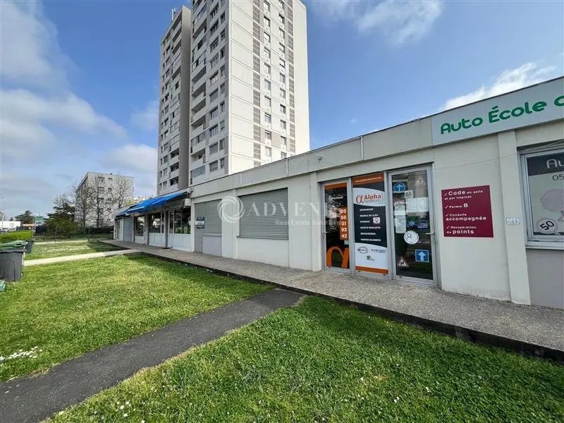 Retail in Mérignac to rent Building Photo- Image 1 of 8