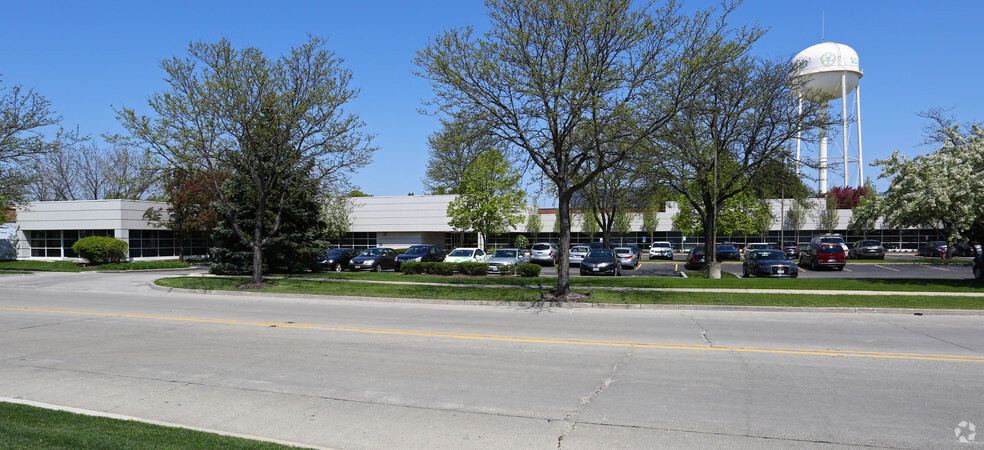 1320 Tower Rd, Schaumburg, IL for rent - Building Photo - Image 2 of 15