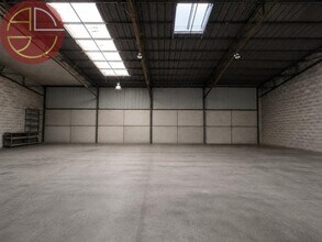 Light Industrial in Toulouse for sale Interior Photo- Image 1 of 3