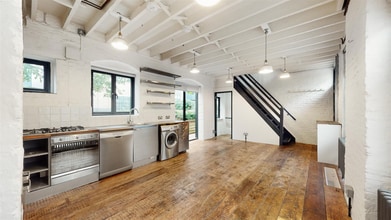Padbury Ct, London to rent Interior Photo- Image 1 of 3