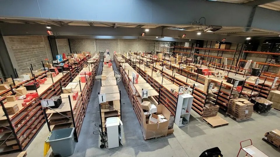 Light Industrial in Les Sorinières to rent - Interior Photo - Image 3 of 5