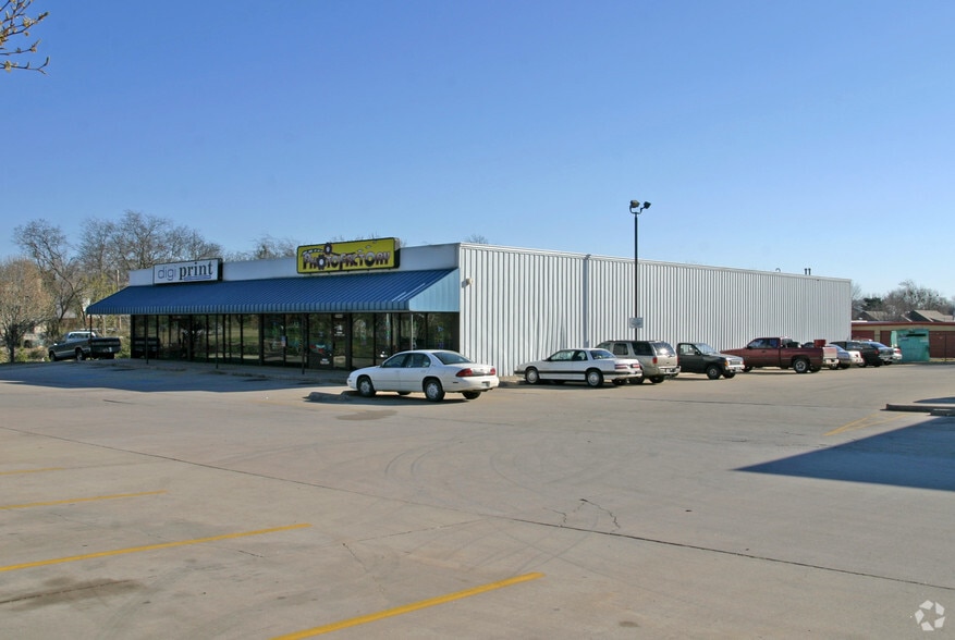 4220-4222 N May Ave, Oklahoma City, OK for rent - Building Photo - Image 2 of 9