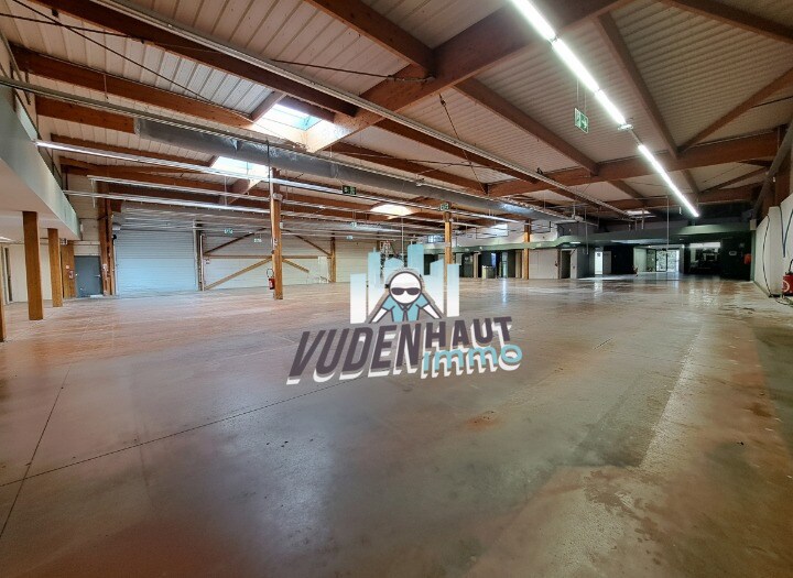 Retail in Portet-sur-Garonne to rent Interior Photo- Image 1 of 10