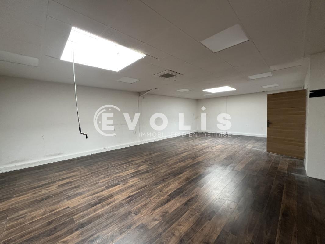 Office in Neuilly-sur-Marne to rent Interior Photo- Image 1 of 14