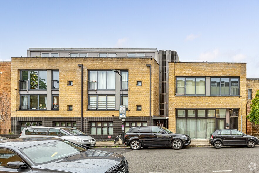 129 Weedington Rd, London to rent - Building Photo - Image 1 of 6