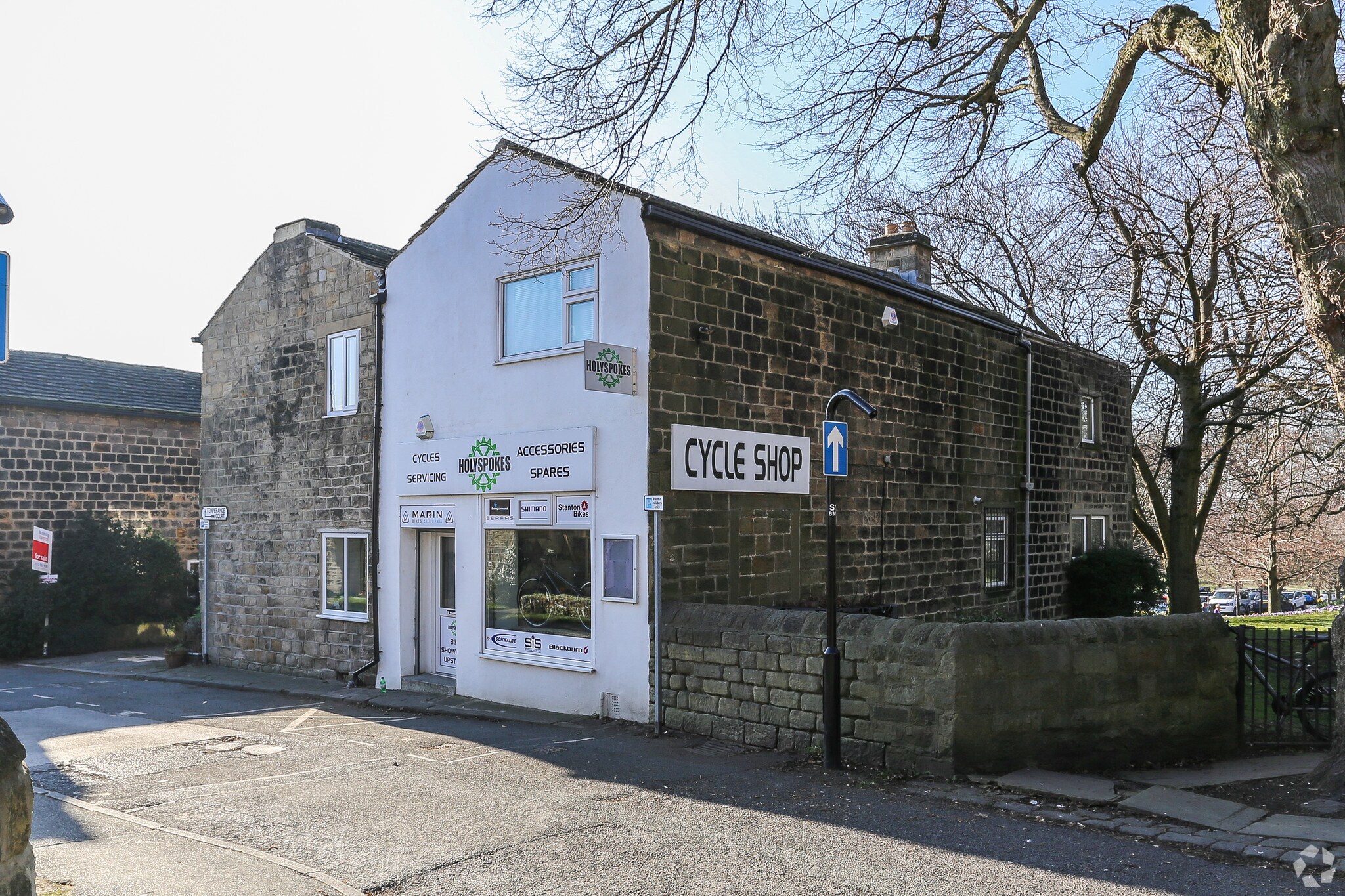 2 Back Ln, Leeds for sale Primary Photo- Image 1 of 1