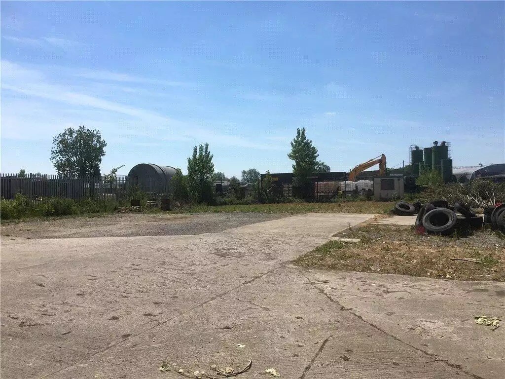 Landshire Ln, Stalbridge for sale Primary Photo- Image 1 of 1