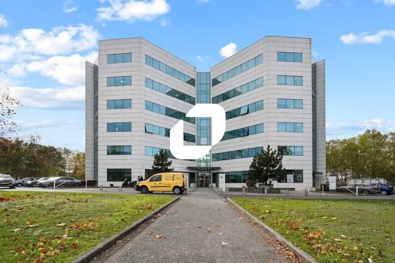 Office in Villepinte to rent Building Photo- Image 1 of 14