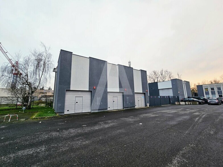 6 Rue Maryse Bastié, Évry-Courcouronnes for sale - Building Photo - Image 1 of 8