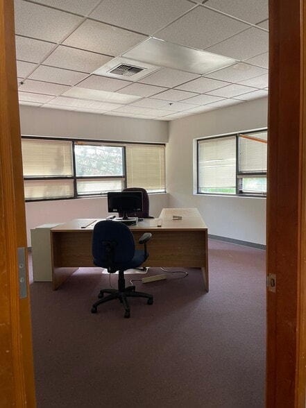 1602 Pike St NW, Auburn, WA to rent - Interior Photo - Image 2 of 13