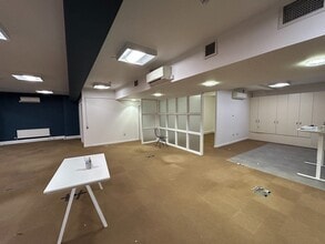 6 Commercial St, Manchester to rent Interior Photo- Image 1 of 4