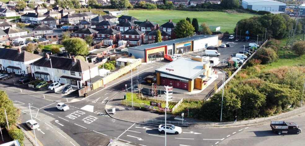 High St, Stoke On Trent for rent - Primary Photo - Image 1 of 5