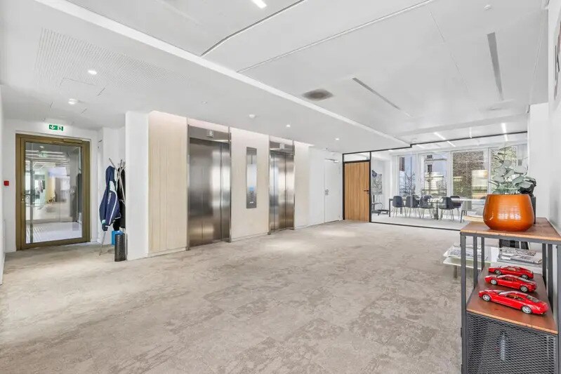 168 Avenue Charles De Gaulle, Neuilly-sur-Seine to rent - Building Photo - Image 3 of 29