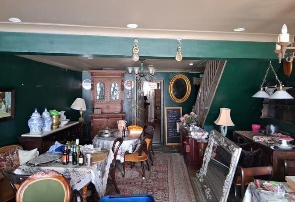 22 Bridge St, St Ives to rent Interior Photo- Image 1 of 1