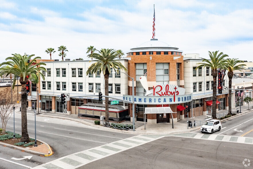 215-217 W Birch St, Brea, CA for rent - Building Photo - Image 1 of 5