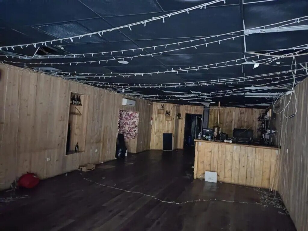 Location Local d'activités 230 m² - Photo 1