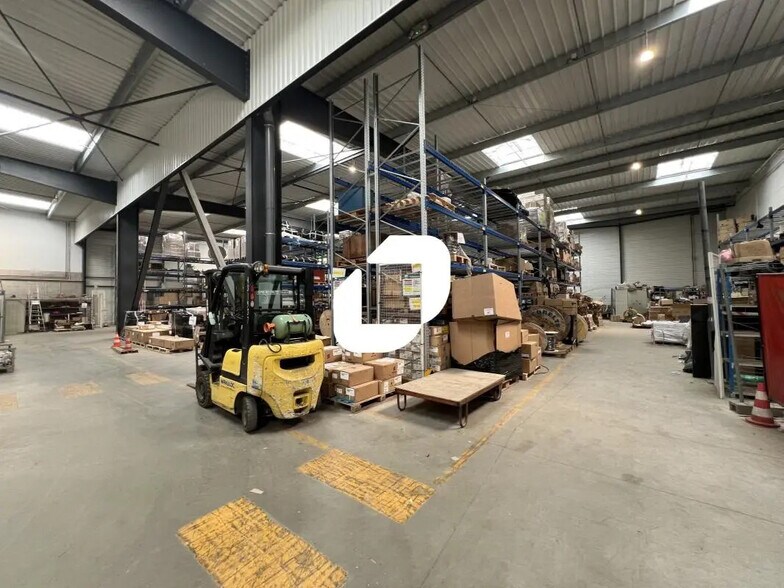 Office in Lesquin to rent - Interior Photo - Image 1 of 11