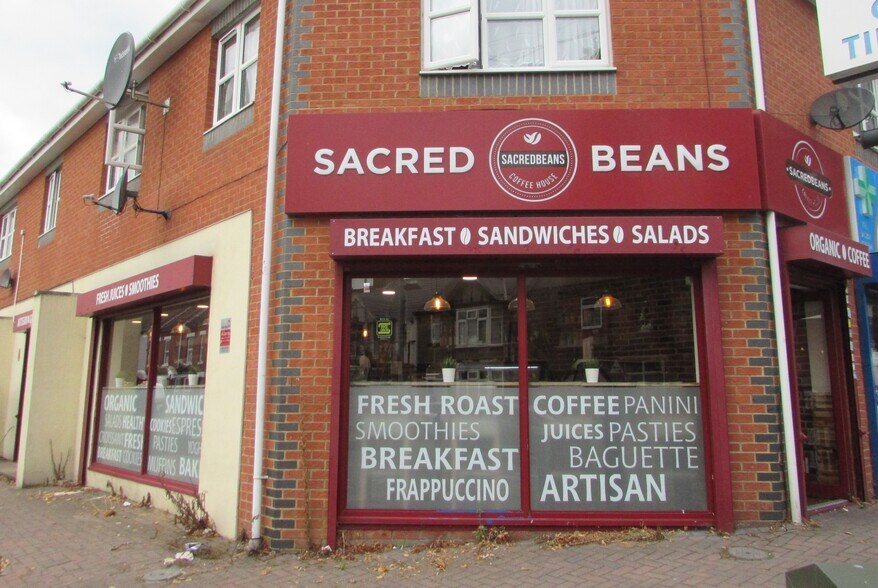 157 Biscot Rd, Luton for sale - Building Photo - Image 1 of 1