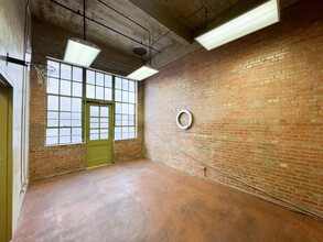 500 N Main Ave, San Antonio, TX for rent Interior Photo- Image 2 of 4