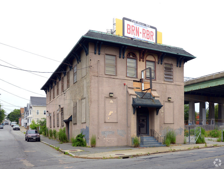 2031 Purchase St, New Bedford, MA for sale - Primary Photo - Image 1 of 1