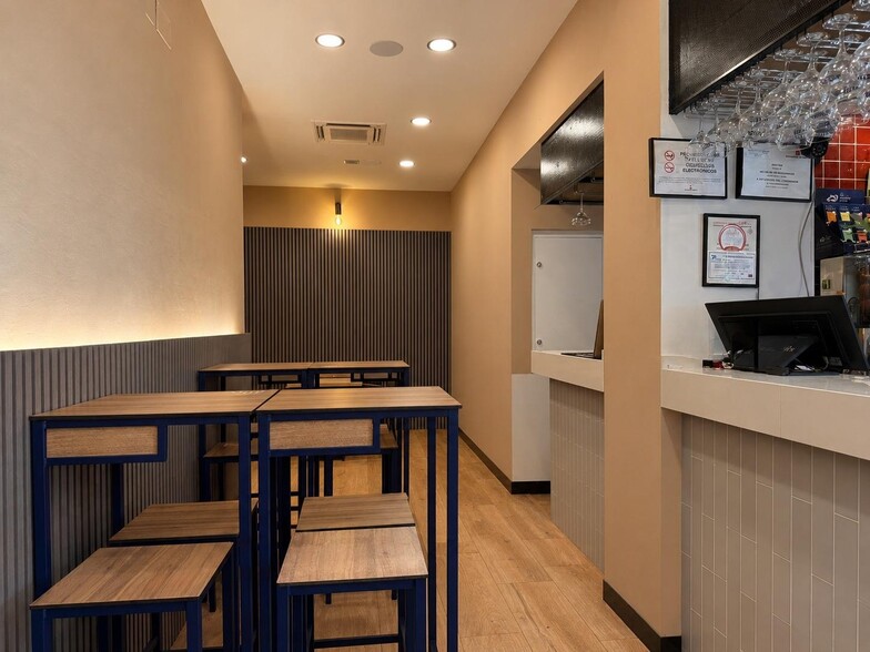 Retail in Madrid, Madrid to rent - Interior Photo - Image 3 of 5
