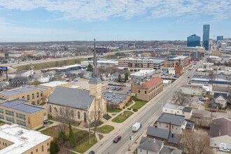 745 Bridge St, Grand Rapids, MI - aerial  map view