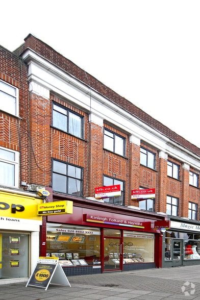 83 Chase Side, London to rent - Building Photo - Image 3 of 3