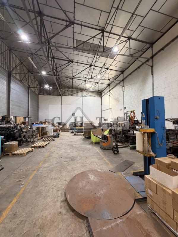 Industrial in Champlan for sale Interior Photo- Image 1 of 8