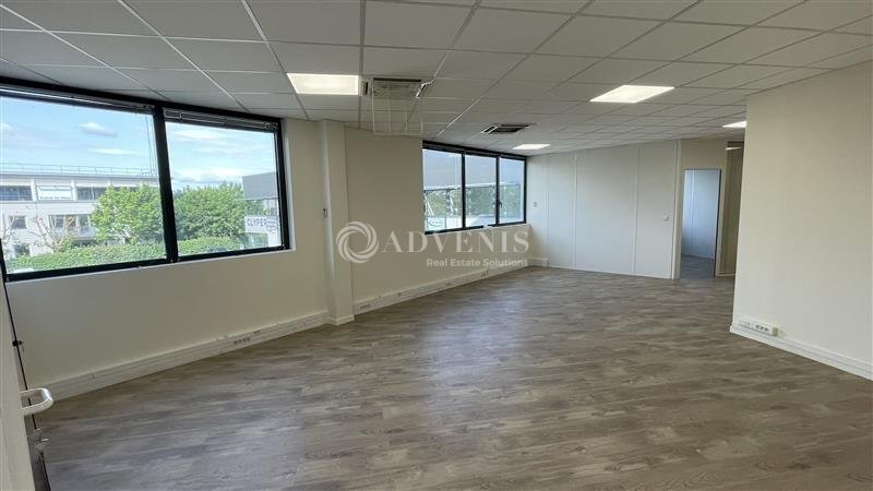 17 Rue De Rome, Montévrain to rent - Interior Photo - Image 3 of 12