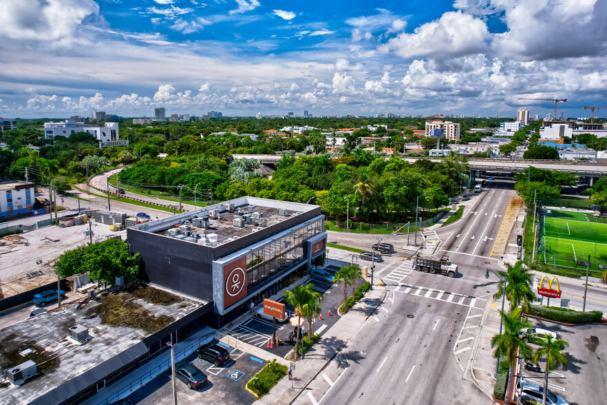 268 SW 8th St, Miami, FL for rent - Building Photo - Image 3 of 19