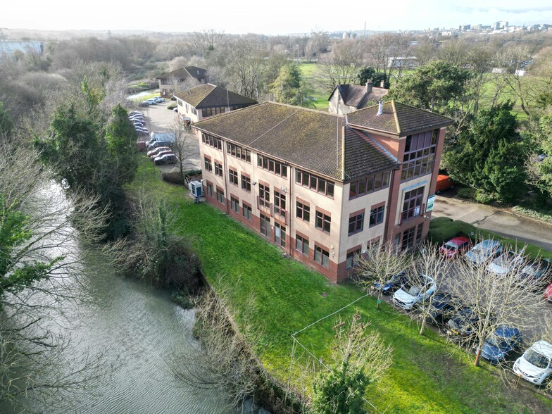 4 Rushmills, Northampton for sale - Building Photo - Image 1 of 6
