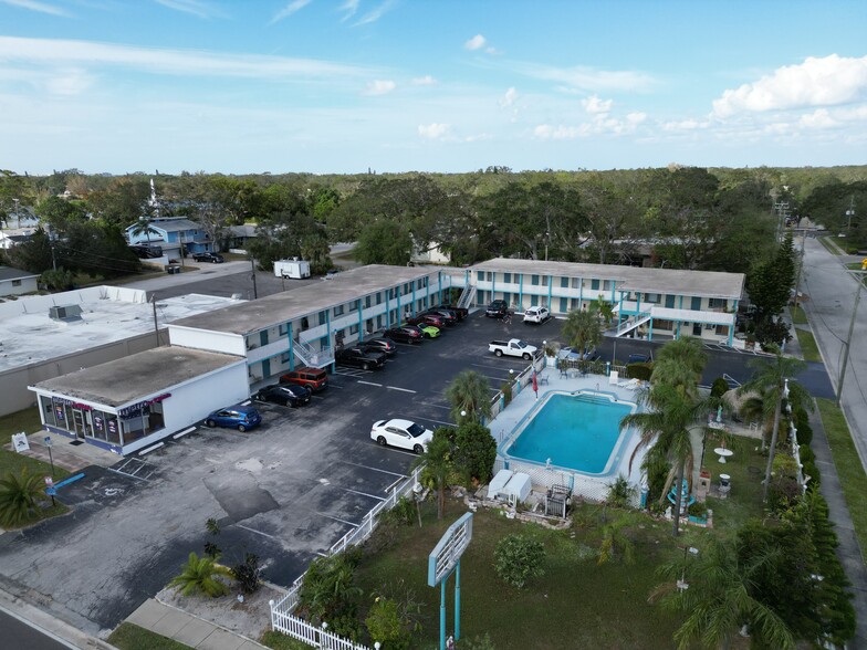 1630 Gulf To Bay Blvd, Clearwater, FL for sale - Building Photo - Image 1 of 9