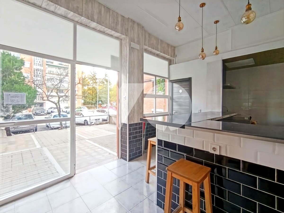 Madrid, MAD 28027 - - - Interior Photo - Image 1 of 3