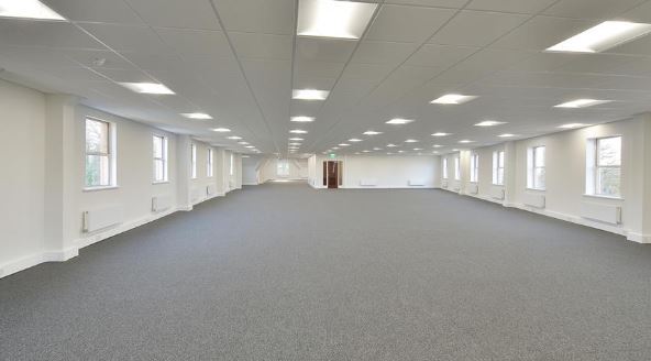 Wilmslow Rd, Alderley Edge to rent Interior Photo- Image 1 of 3