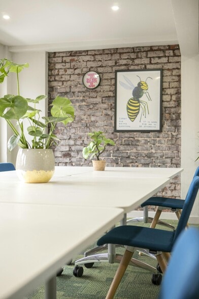 62 Bridge St, Manchester to rent - Interior Photo - Image 2 of 9