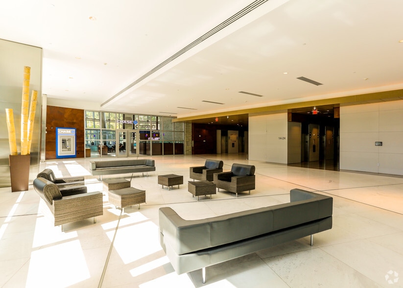 1450 Brickell Ave, Miami, FL for rent - Lobby - Image 2 of 10