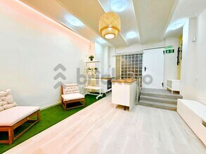 Retail in Barcelona, Barcelona to rent Interior Photo- Image 1 of 14