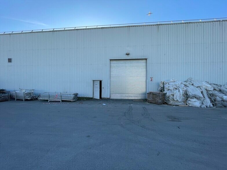 Industrial in Goussainville to rent - Building Photo - Image 3 of 6
