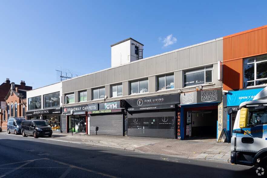 249-253 Cricklewood Broa, London for sale - Building Photo - Image 2 of 3