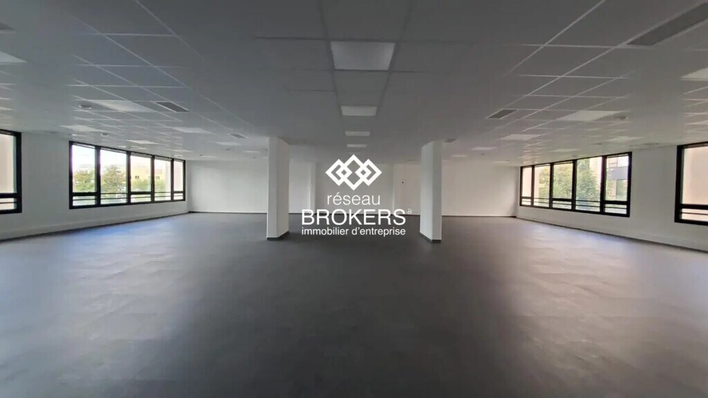 Location Bureaux 240 m² - Photo 1